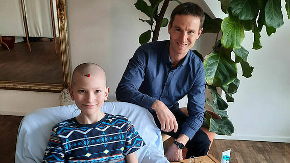 Gernot Wührer with his patient 